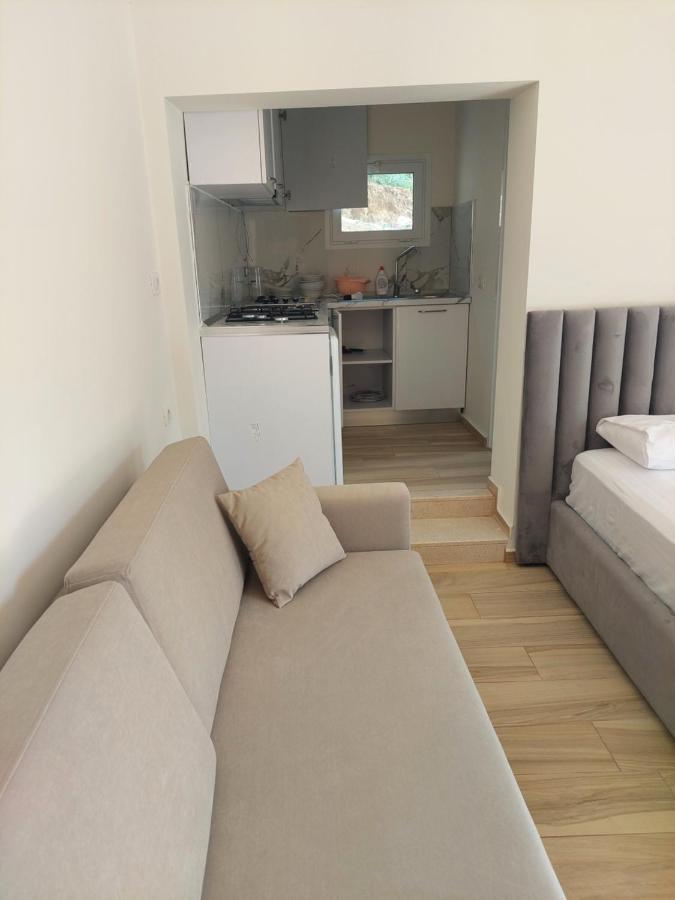Sole Inn Vlorë Eksteriør billede